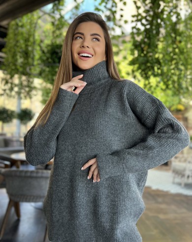 СВЕТРИ З ГОРЛОВИНОЮ